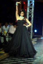 Chitrangada Singh walk for Fashion Design Council of India presents Shree Raj Mahal Jewellers on final day of India Couture Week in Delhi on 20th July 2014